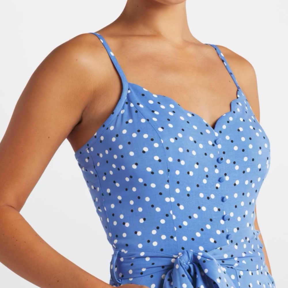 Charla Sleeveless Scallop Romper (Blue) - Picture 5 of 5